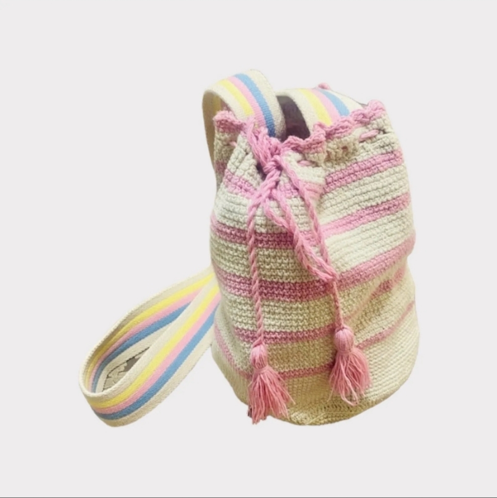 Wayuu Mochila Bag - Hadmade Crochet Bag .